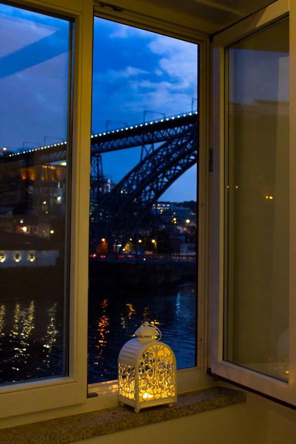 Red House By The River Apartment Porto Luaran gambar