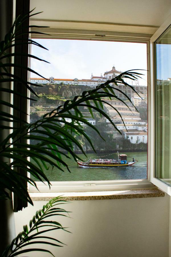 Red House By The River Apartment Porto Luaran gambar