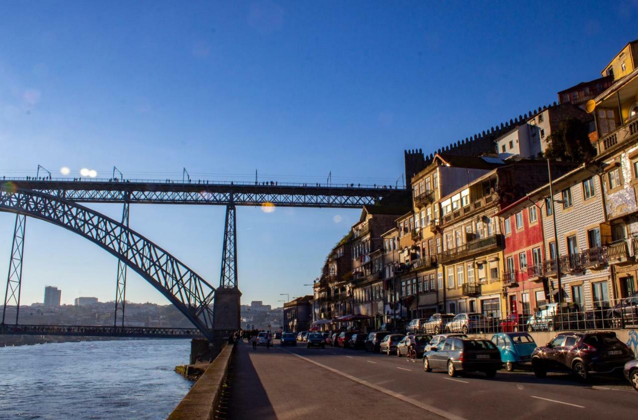 Red House By The River Apartment Porto Luaran gambar